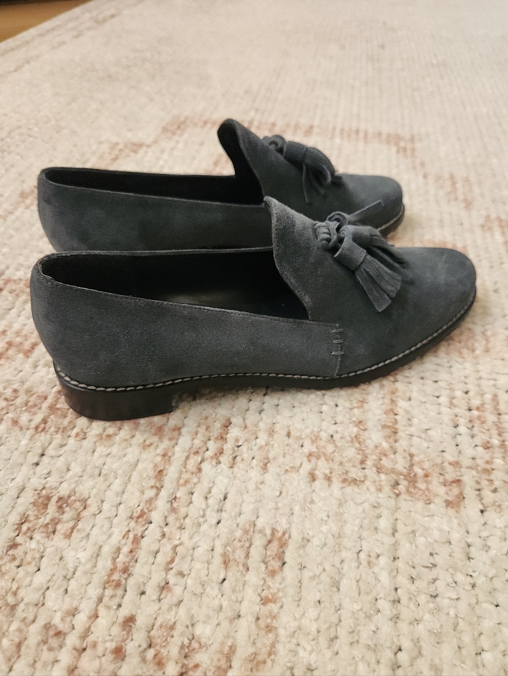 Stuart Weitzman Suede Tassel Loafers Size 7 Minimal Classic Flats - Picture 2 of 10